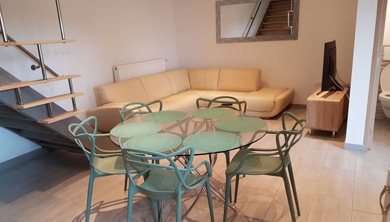 Salon et coin TV connectée