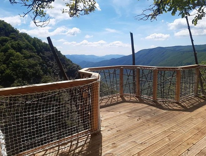 Two waterfalls... Find the Hérault!