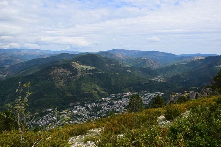 Vue de Florac depuis les couronnes