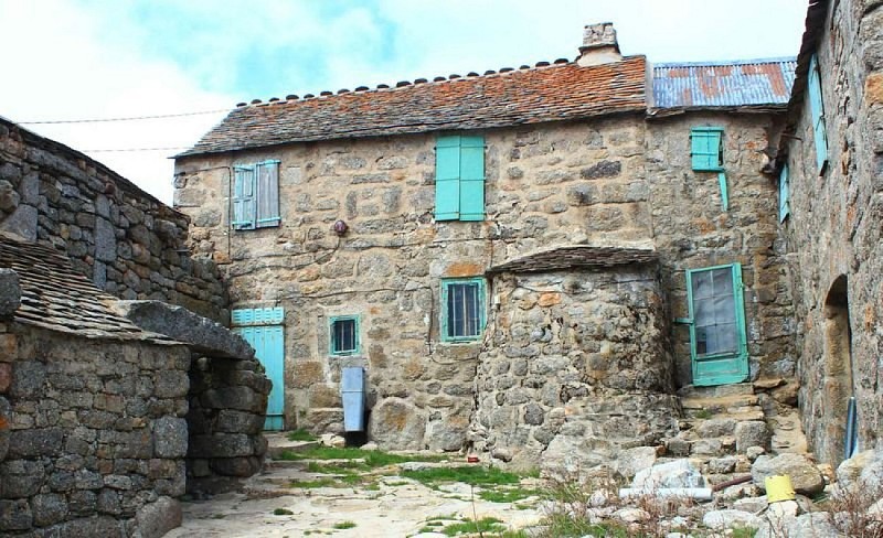 Le hameau de Tourrières