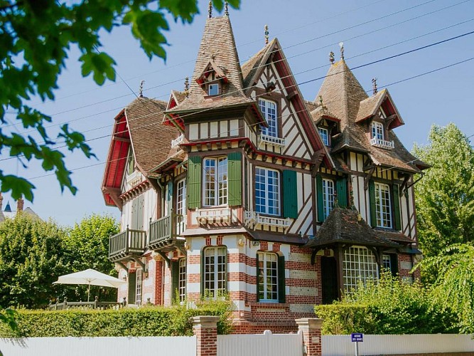 Facade_Villa_L_Annonciade-Houlgate