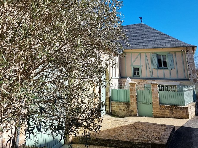 1 La Croisée extérieur (photo appel)