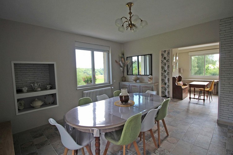 Gite de Gaby et Jean à Coussac Bonneval en Haute-Vienne, Nouvelle Aquitaine - vue cuisine_7