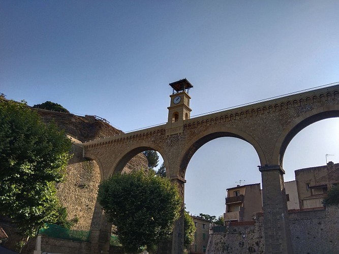 L'aqueduc de l'horloge