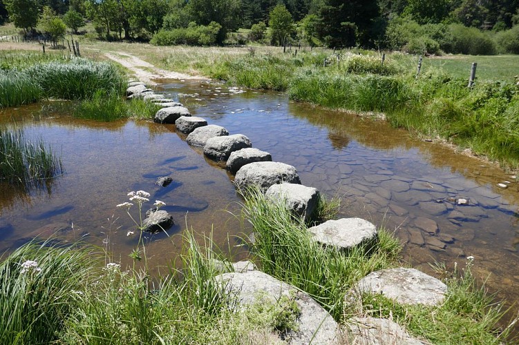 Passage de gué aménagé