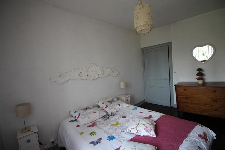 877082 - 6 people - 3 bedrooms - 2 "épis" - Champagnac La Rivière - fiche 2012