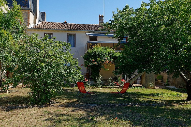 argentonnay-les-chambres-de-la-vallee-facade