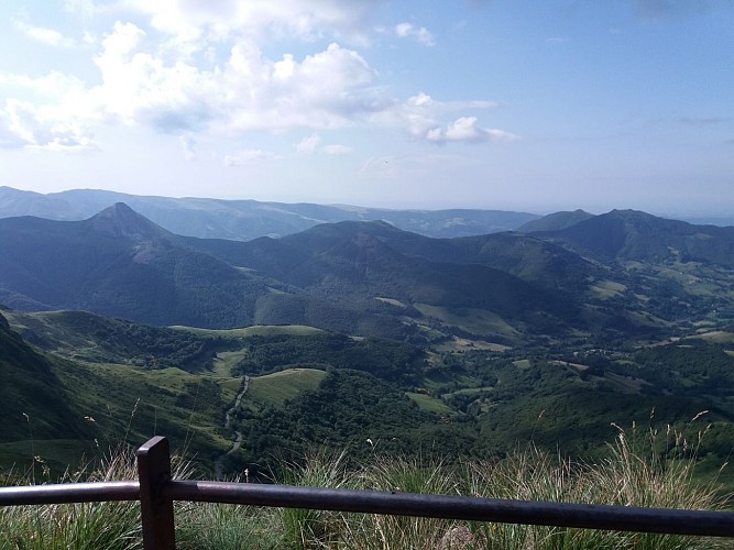 Vue panoramique au Puy Mary