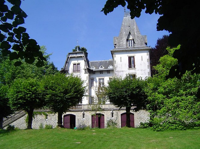 Chambre d'hotes" Le Chateau De Saint Roch" à Ambazac en Haute-Vienne (Limousin)_1