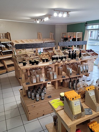 DEG-CSL-La_Source_Bio-20220218-magasin-053®Etienne_Coffineau