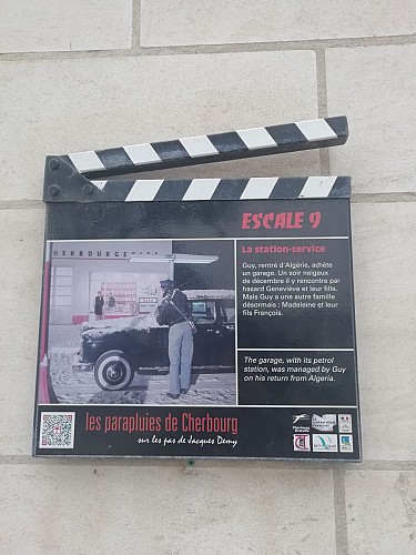 La station service, quai Alexandre III