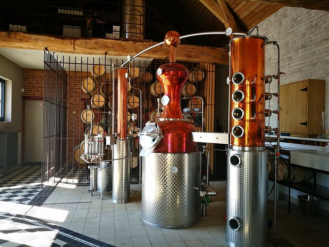 Micro-distillerie Ferme de Mont-Saint-Jean - intérieur
