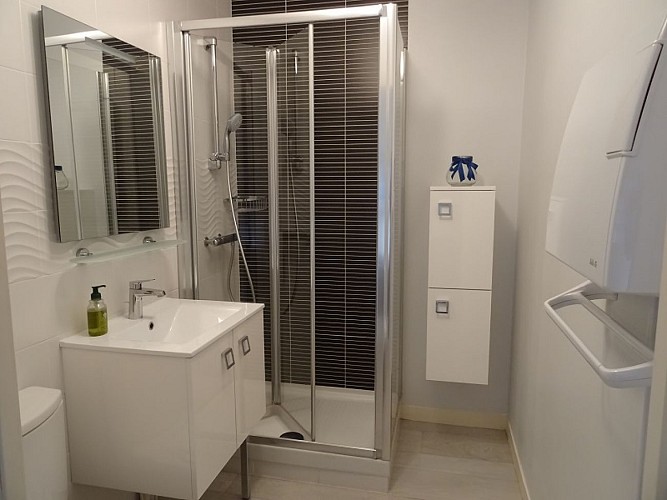 Studio cabine 4 personnes ** - BRODU Yannick