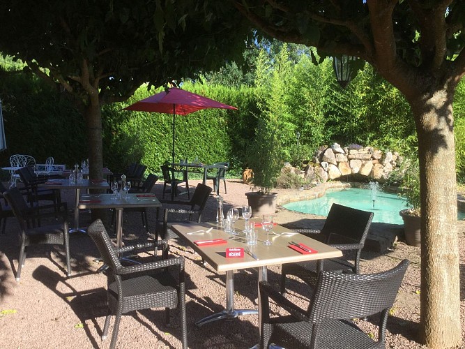 jardin-hostellerie-du-vieux-moulin-autun