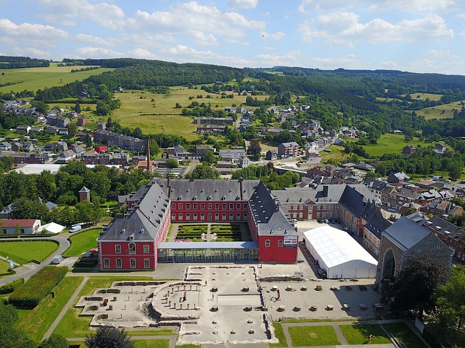 Drone-ciel-stavelot-abbaye-copyright-maxime-lacaille (16)