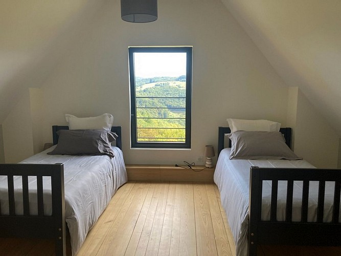 LaPetitouneDuBournazel-Albignac_chambreLitsJumeaux_9