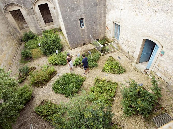 ABBAYE DE JOVILLIERS