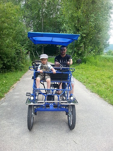 Rental of Rosalie Quadricycles - Bateau Bleu du Canal