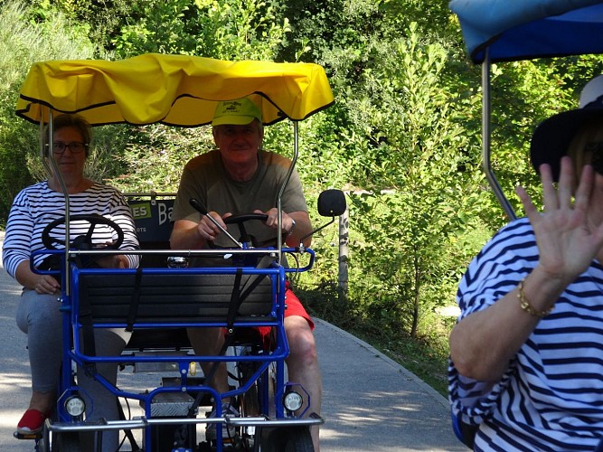 Rental of Rosalie Quadricycles - Bateau Bleu du Canal