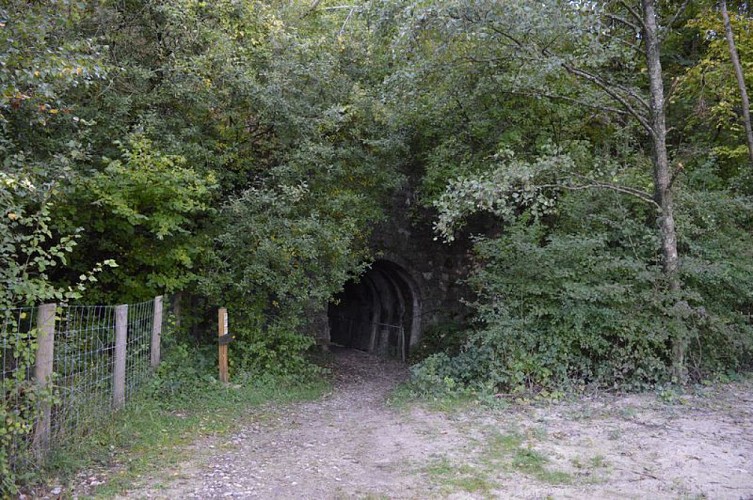 Passage sous le tunnel