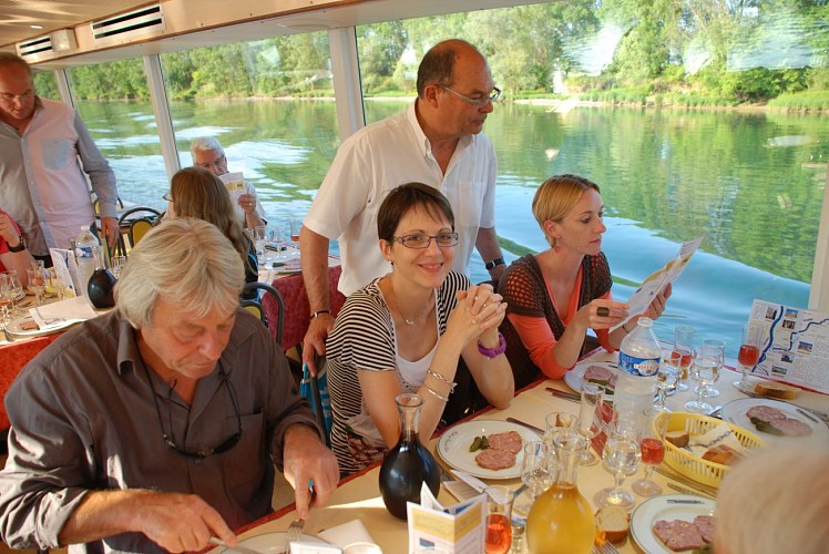 Bateau restaurant "Ville de Pont de Vaux 2"