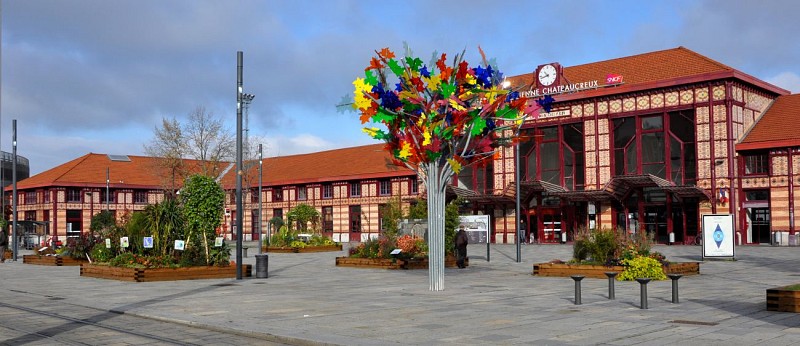 Parvis de la gare de Châteaucreux