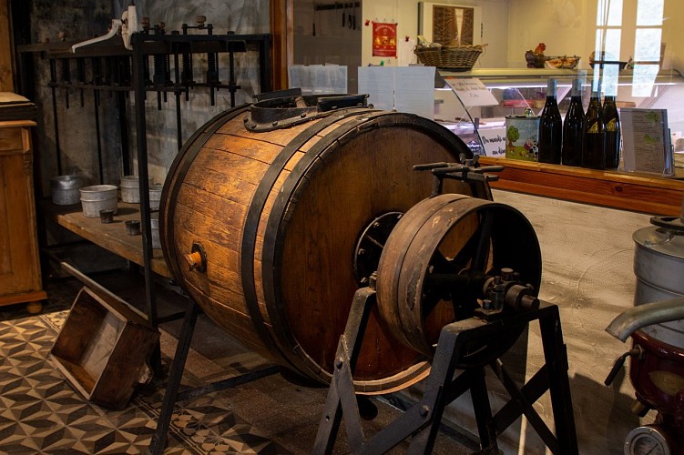 Cheese factory "Fruitière" of Ordonnaz little museum