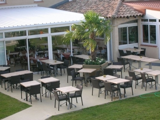 Terrasse Auberge du Pastel NAILLOUX