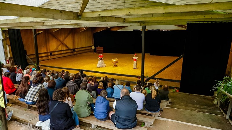 pommeraye-5dIV-1-75.00_11_11_38.Still002