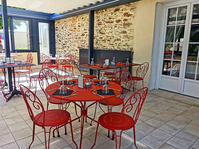 terrasse-restaurant-linstant-gourmand_2