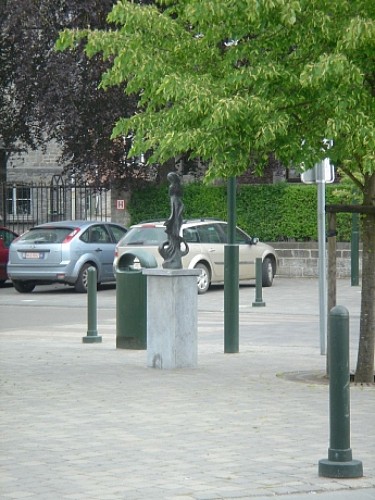 Jemelle, son église et son kiosque