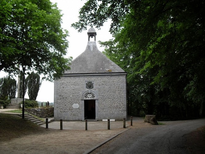 La grotte de Lorette, sa chapelle et son calvaire