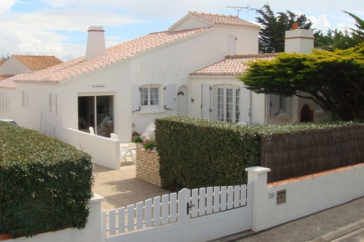 MAISON DE VACANCES À 300M DE LA PLAGE DU MIDI À BARBÂTRE SUR L'ILE DE NOIRMOUTIER