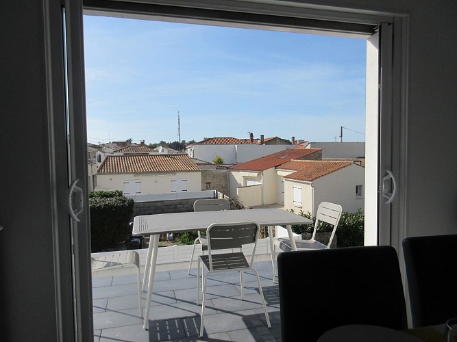 Maison de ville récente,  avec balcon/terrasse,  très confortable, idéalement situé pour tout faire à pied