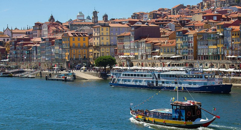 Croisière des 6 ponts, Bus à arrêts multiples & Visite de la cave à vin de Calém - Porto