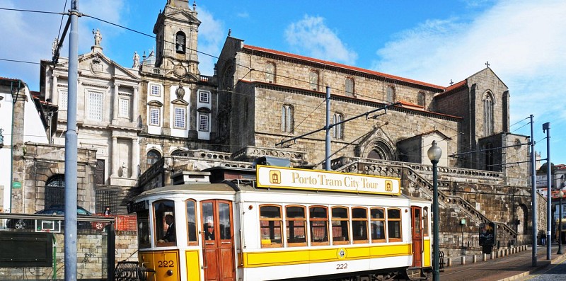 Pass transports : Bus à arrêts multiples, Funiculaire & Tramway - Porto