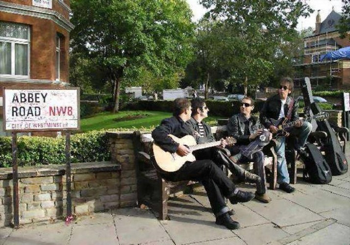 Visita guidata di Londra a tema rock'n'roll su un van - Di pomeriggio