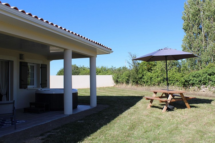 GÎTE LOU - LE CLOS DES IRIS