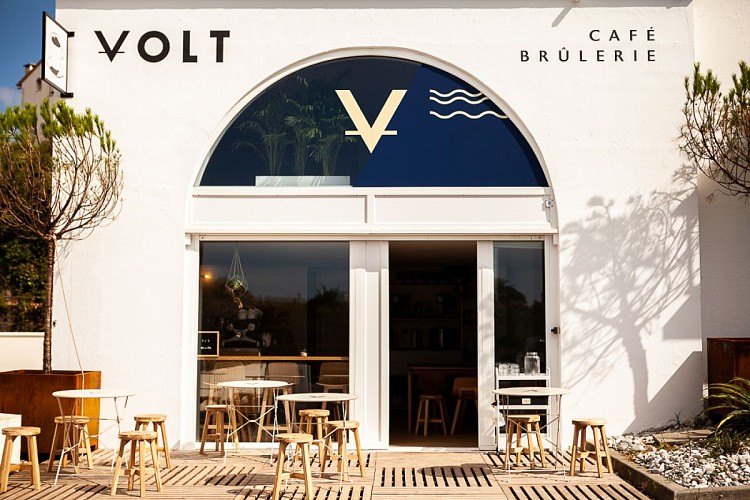 VOLT-CAFE_ANGLET_01