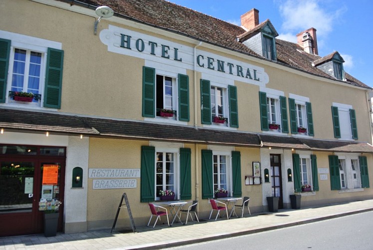 Le Central Hotel Restaurant