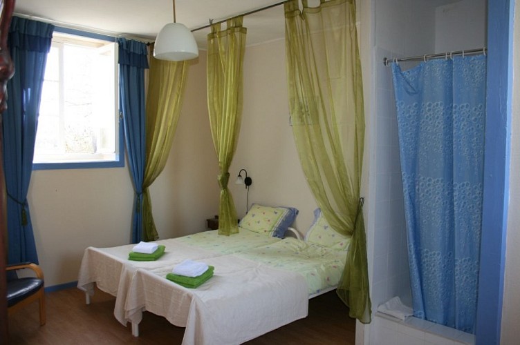 Ch la Barge chambre2