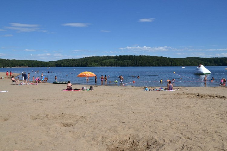 Lake of Triouzoune - Neuvic side