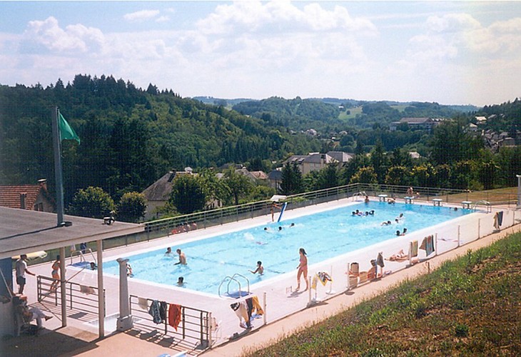 Piscine municipale d'été (Correze)