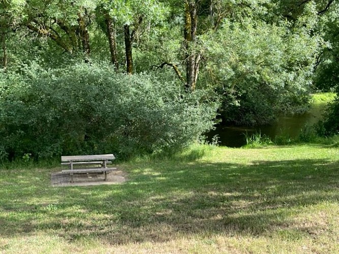 AIRE DE PIQUE-NIQUE DU PRÉ MOREAU