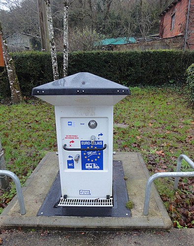 Aire de stationnement camping-car avec aire de services_4