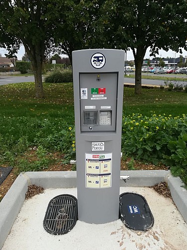 Aire de service camping-car Vouillé 2