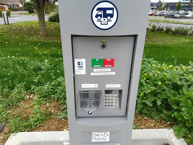 Aire de service camping-car Vouillé