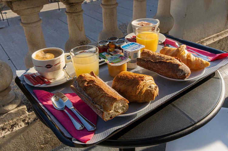 Hôtel Central - Petit-déjeuner Privilège