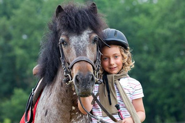 Equitation et balade à poney à DéfiPlanet'