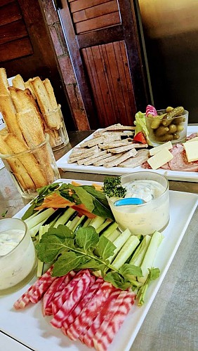 Brasserie des deux palais à Fleuré (2)